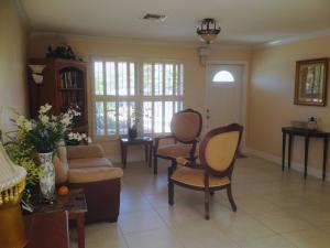 UNIVERSITY GARDENS - Residential