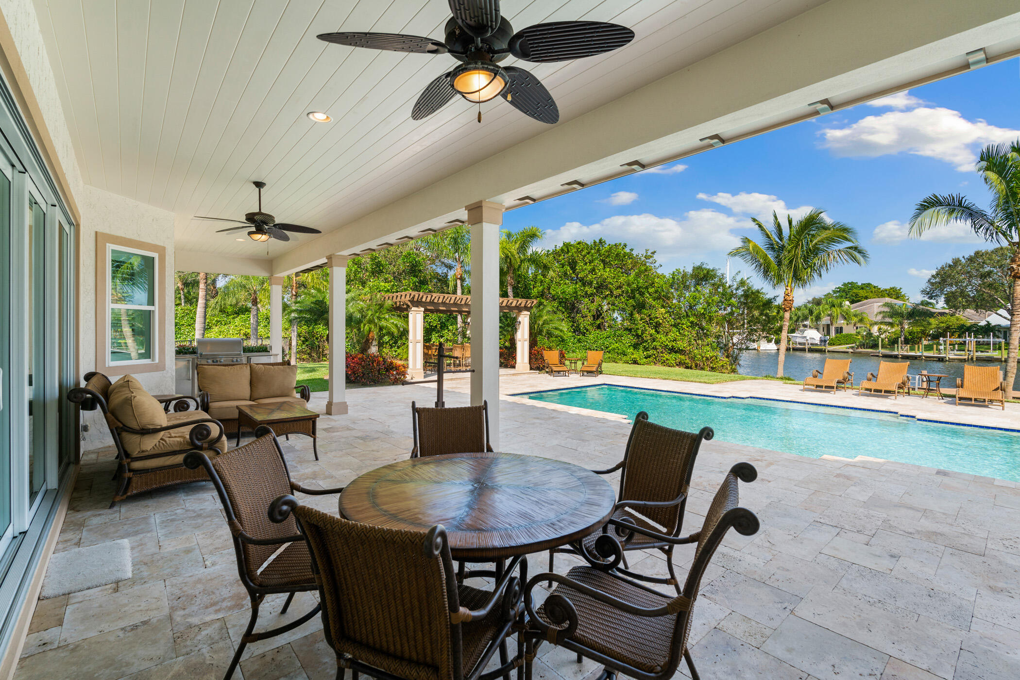 THE MOORINGS UNIT 4 - Residential