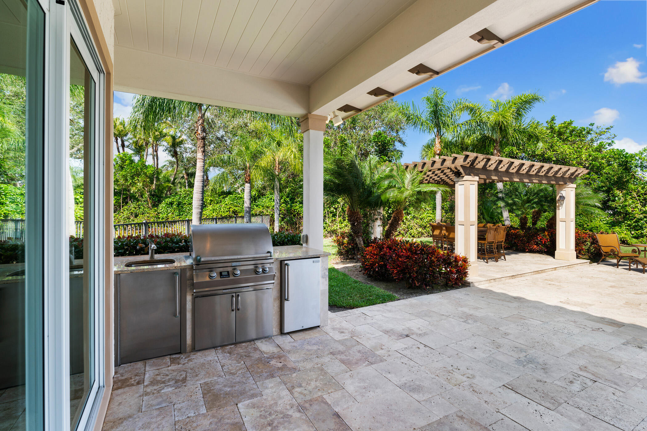 THE MOORINGS UNIT 4 - Residential