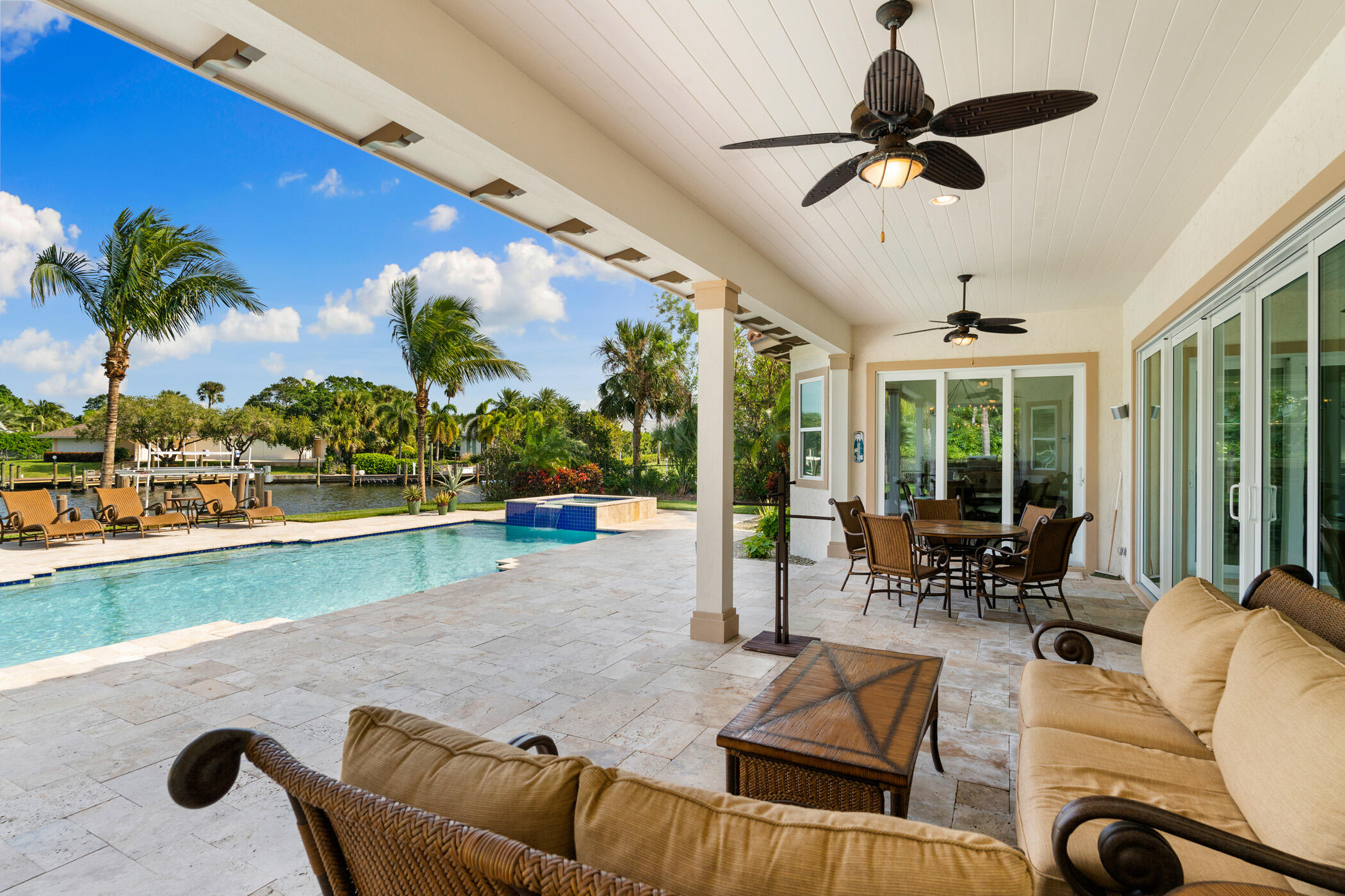 THE MOORINGS UNIT 4 - Residential