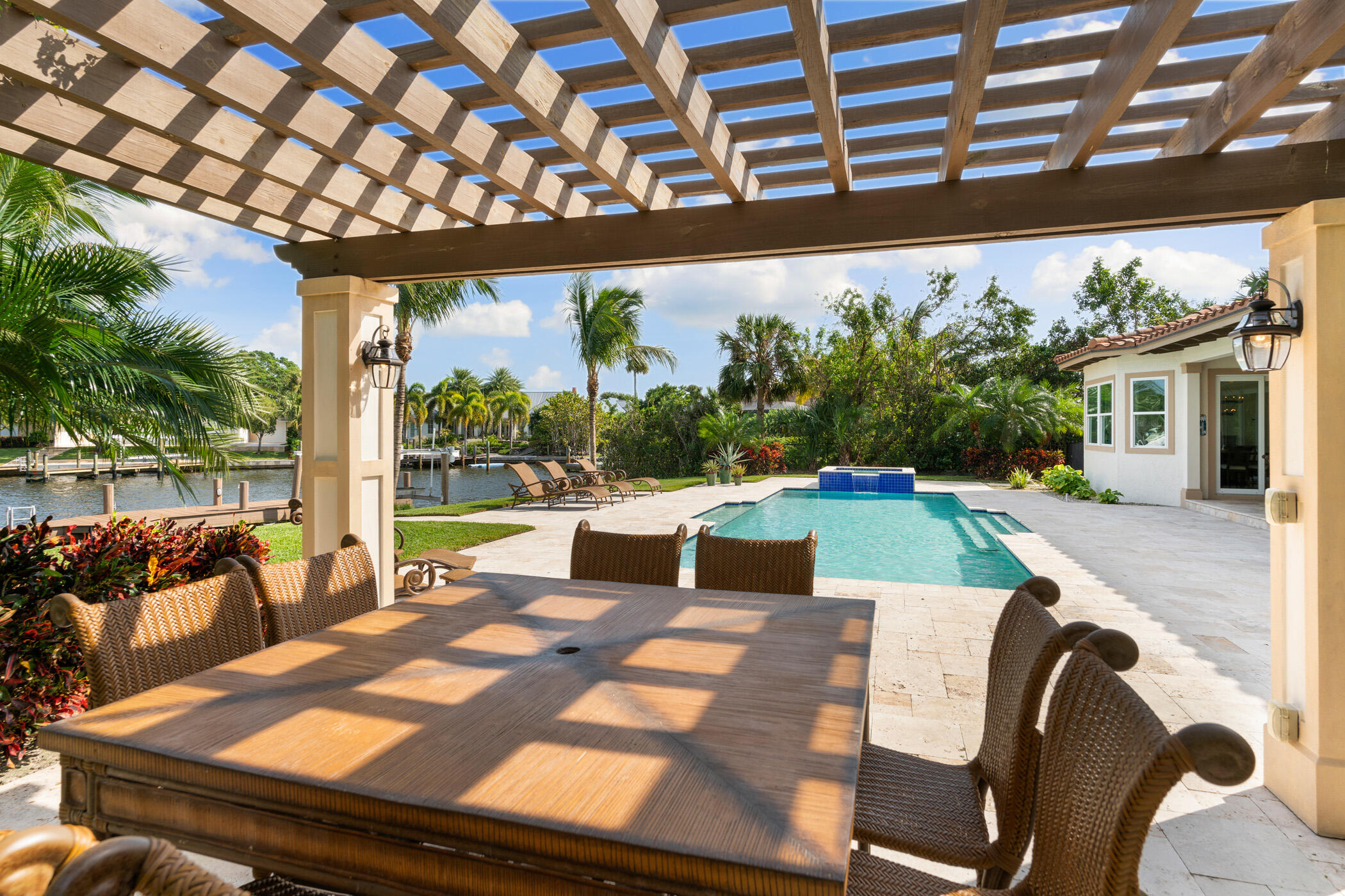 THE MOORINGS UNIT 4 - Residential