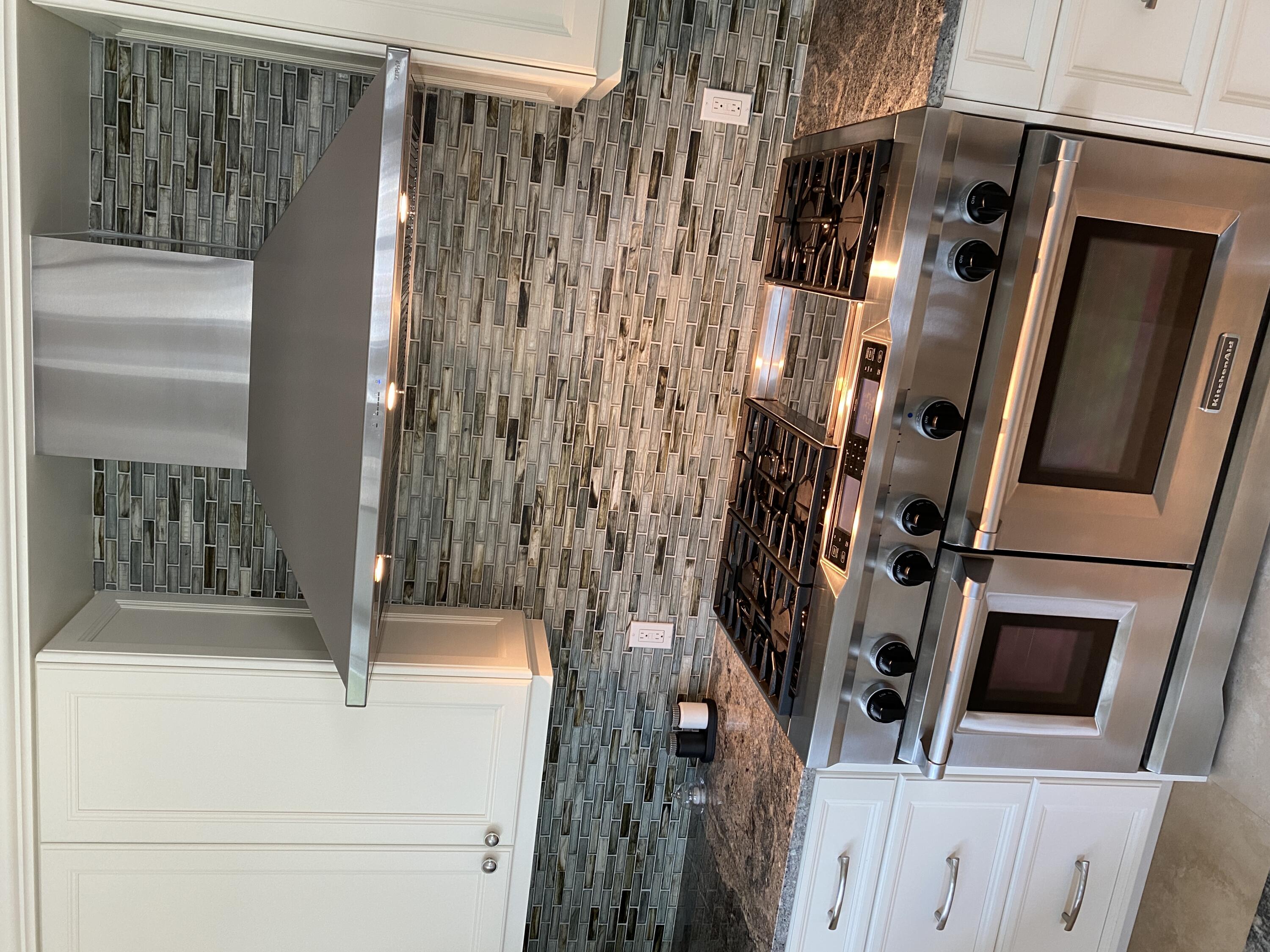 THE MOORINGS UNIT 4 - Residential