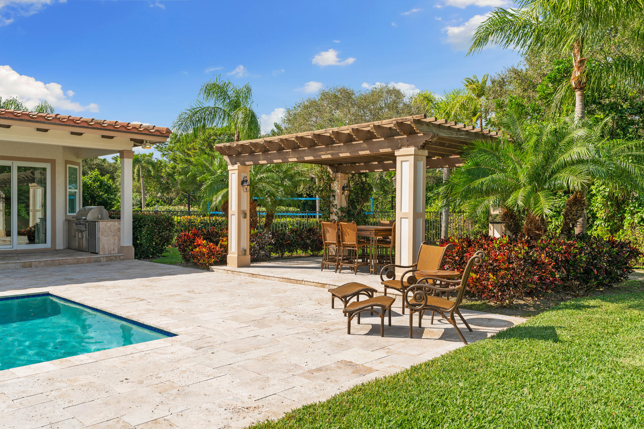 THE MOORINGS UNIT 4 - Residential