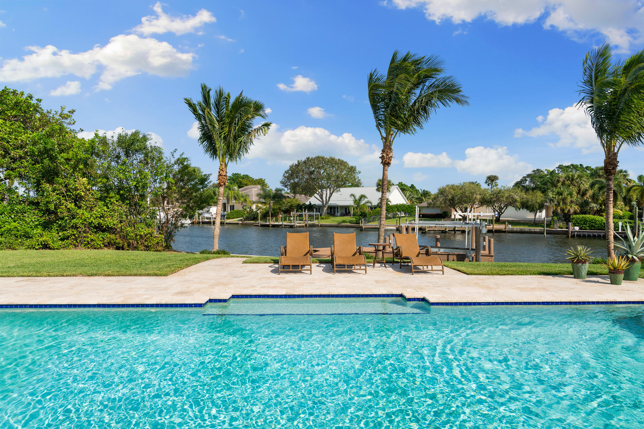 THE MOORINGS UNIT 4 - Residential