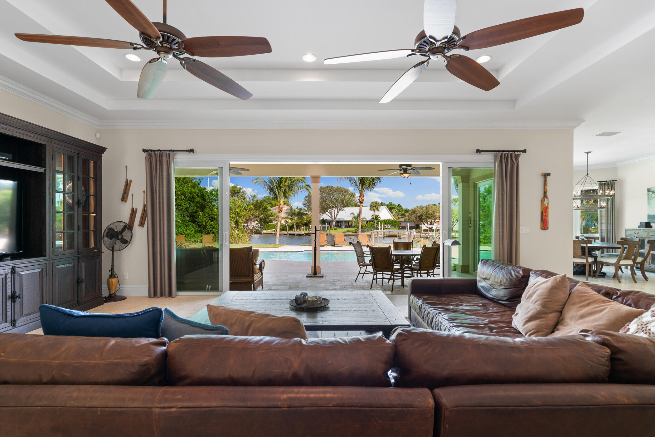 THE MOORINGS UNIT 4 - Residential