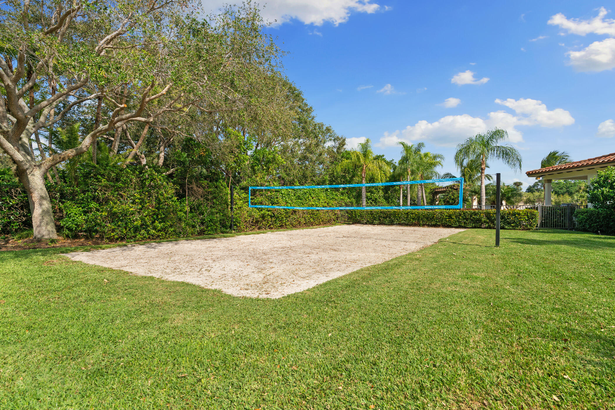 THE MOORINGS UNIT 4 - Residential