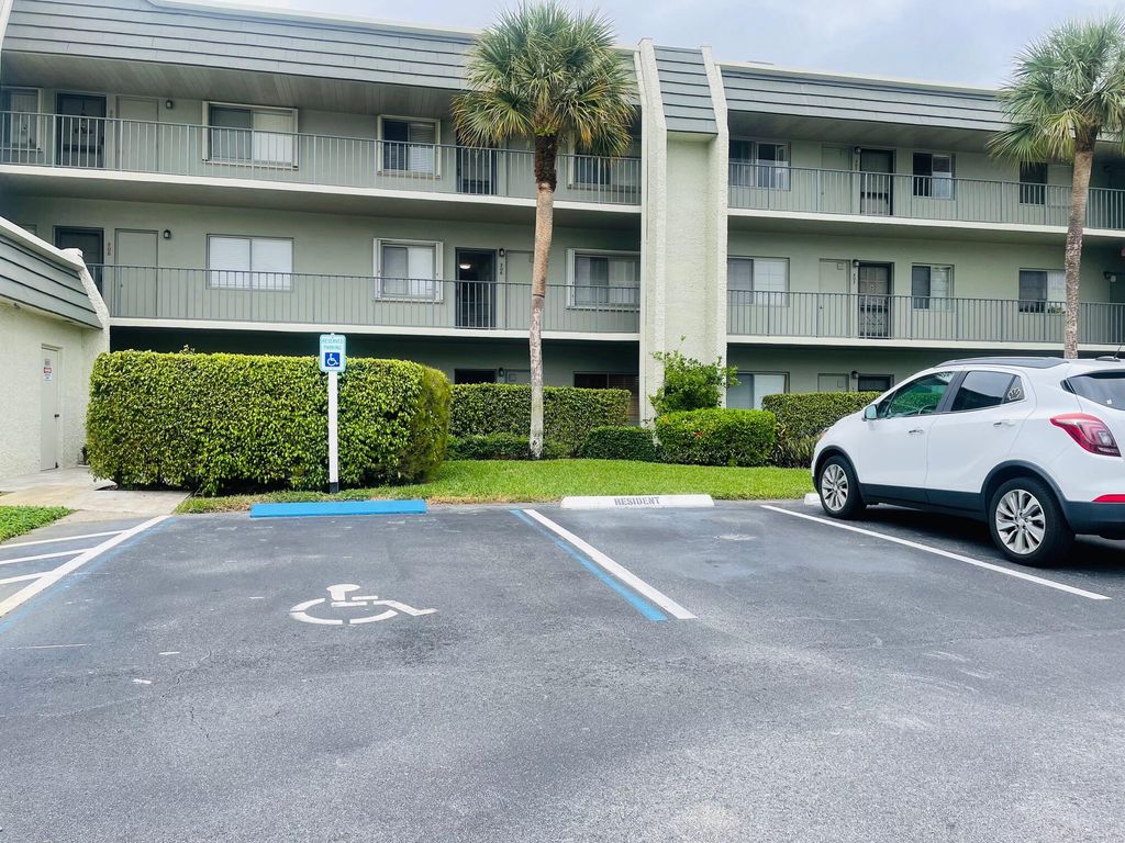 Photo of 4080 Tivoli Court #307, Lake Worth, FL 33467 (MLS # R11148258)