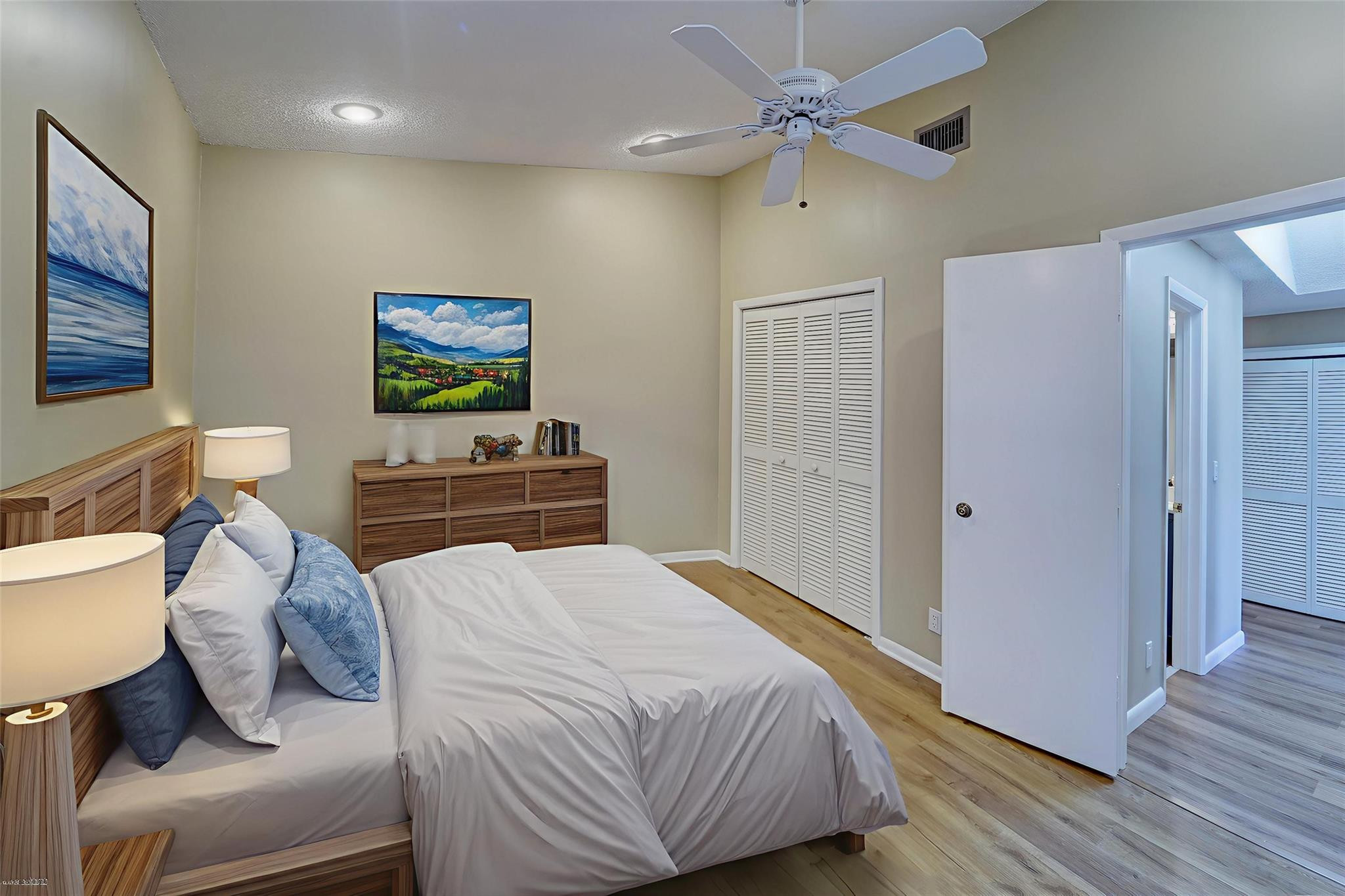 Woodmont Tr 71 105-14 B - Residential Lease