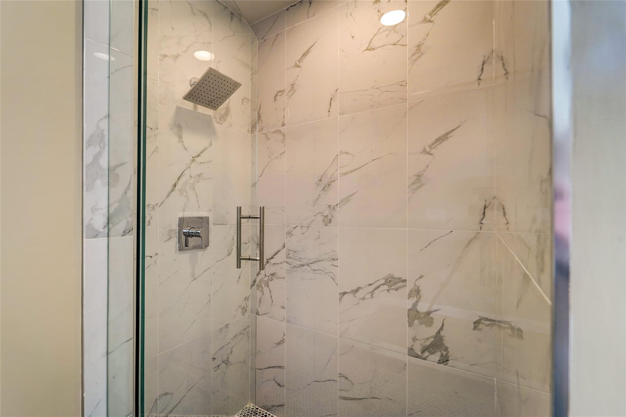 Woodmont Tr 71 105-14 B - Residential Lease