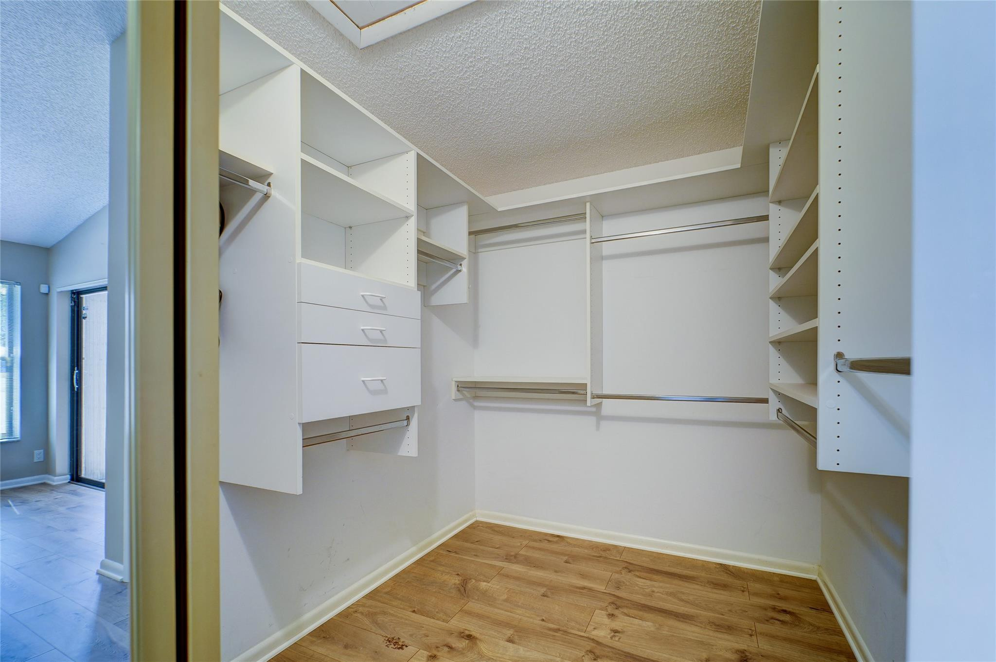 Woodmont Tr 71 105-14 B - Residential Lease