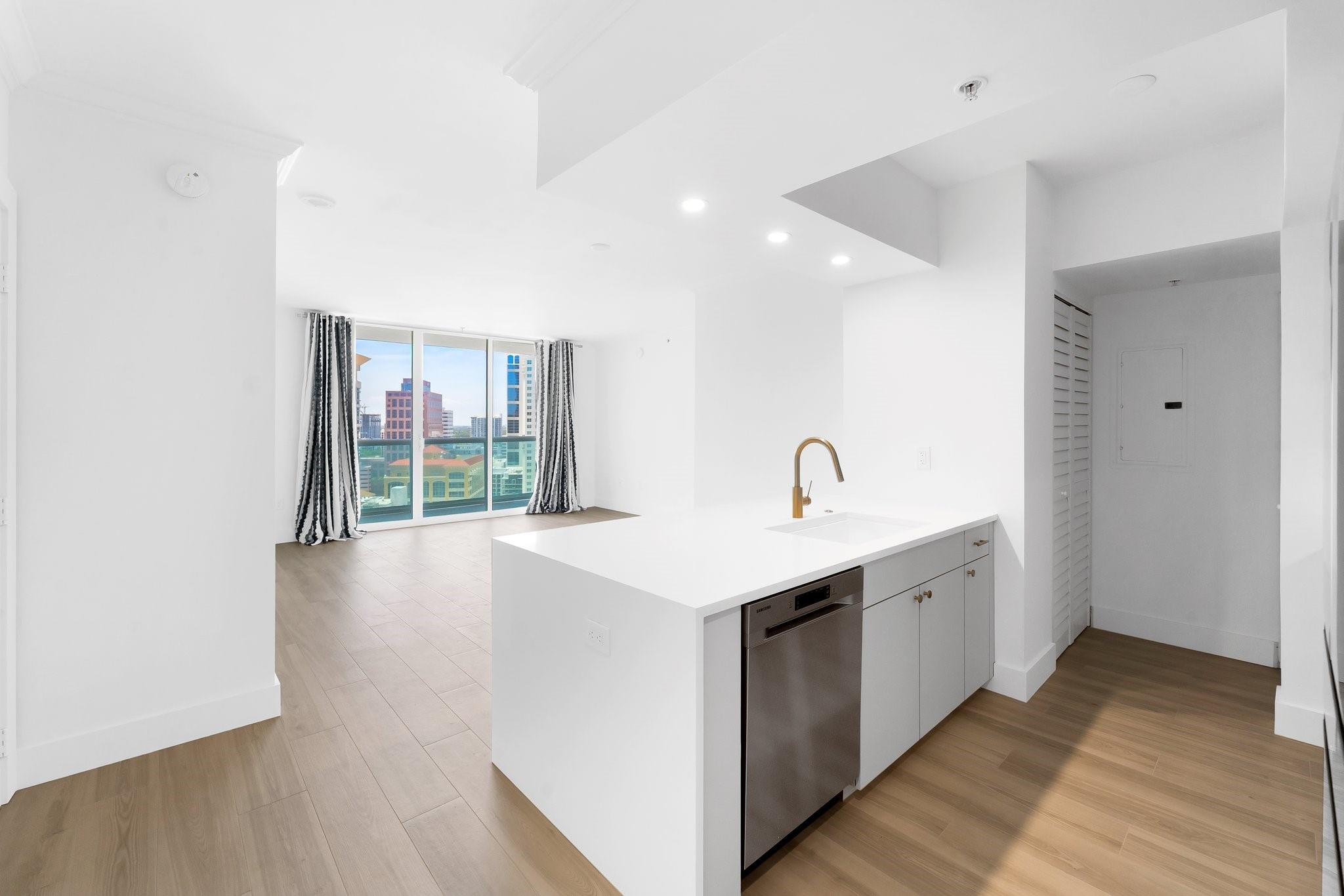 347 N New River Dr E 2108