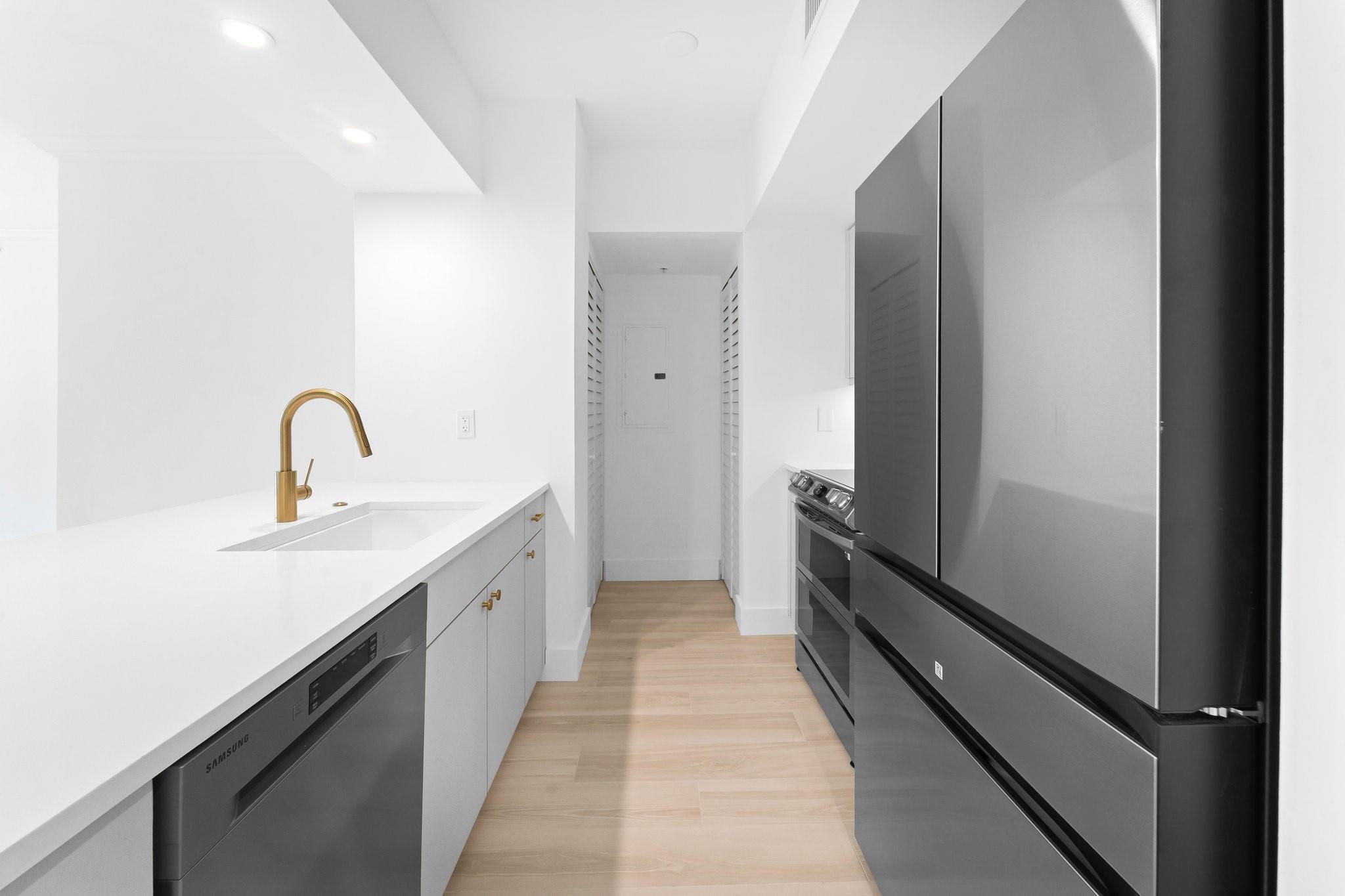347 N New River Dr E 2108