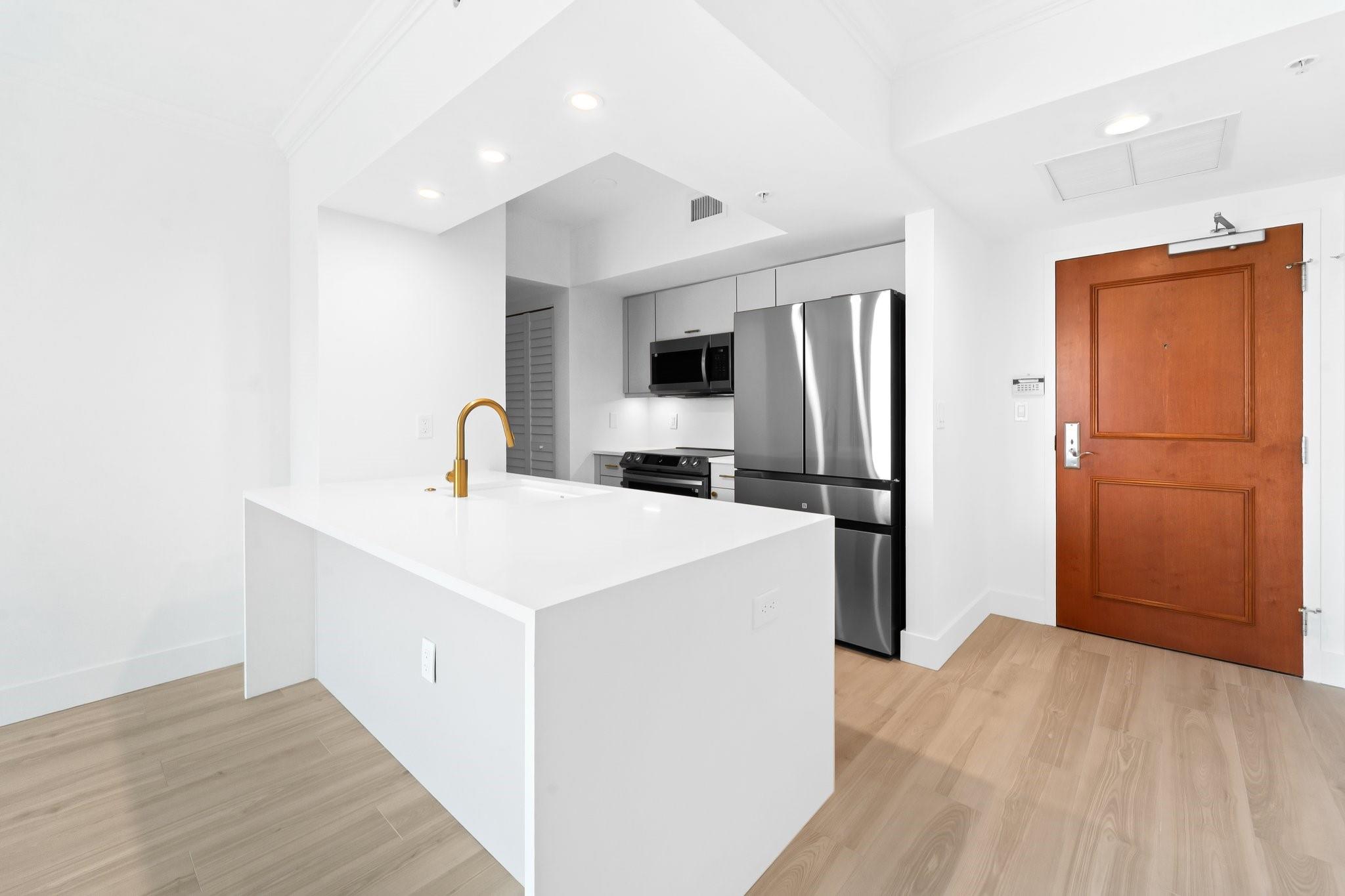 347 N New River Dr E 2108