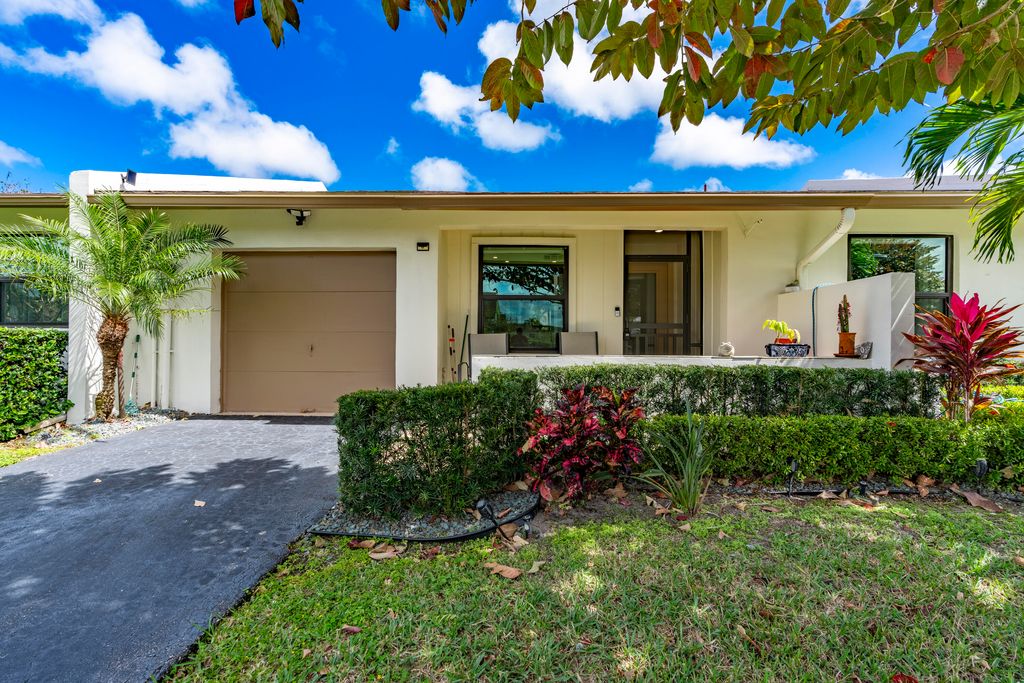 Photo of 15812 Philodendron Circle, Delray Beach, FL 33484 (MLS # R11167951)