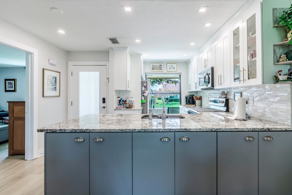 Photo of 15812 Philodendron Circle, Delray Beach, FL 33484 (MLS # R11167951)