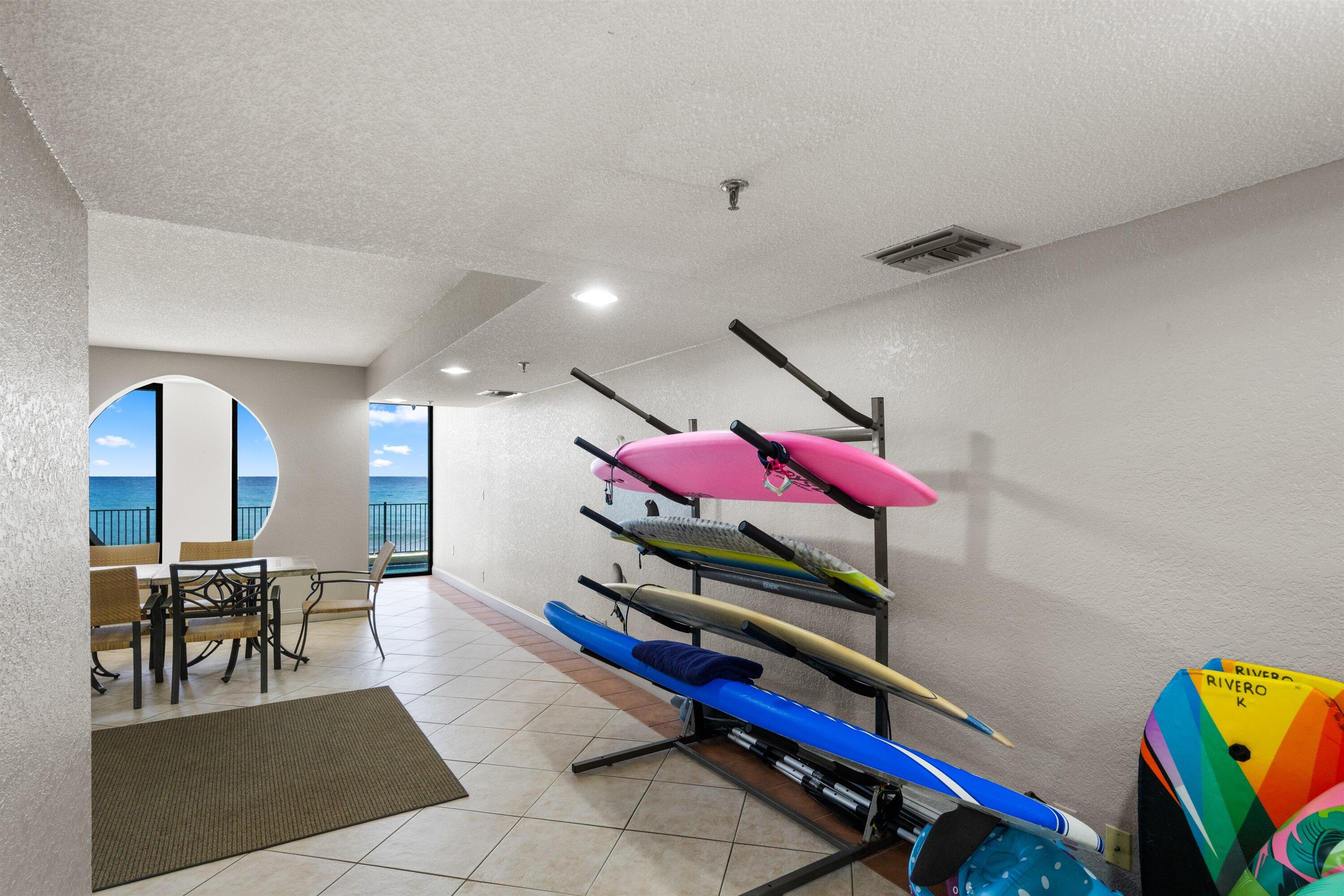 LA PENSEE COND DECL FILED 4-25-85 IN - Residential