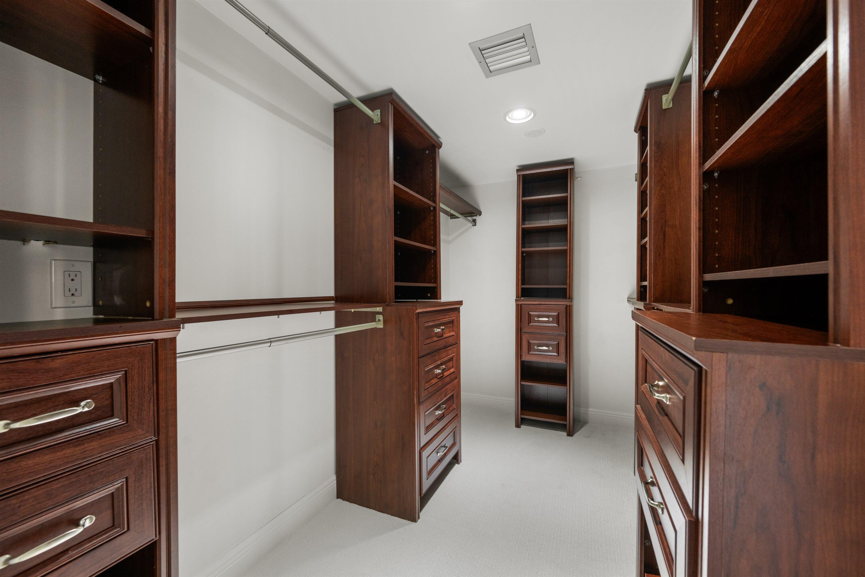 LA PENSEE COND DECL FILED 4-25-85 IN - Residential