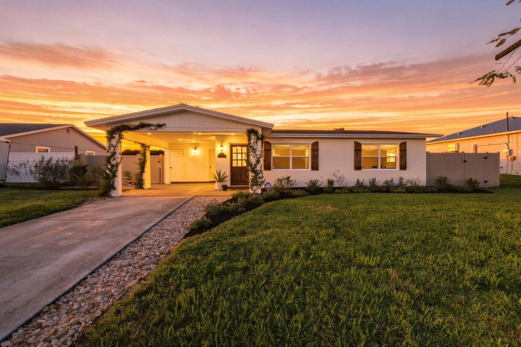 Photo of 1803 SE Lafayette Street, Stuart, FL 34997 (MLS # B26069741)