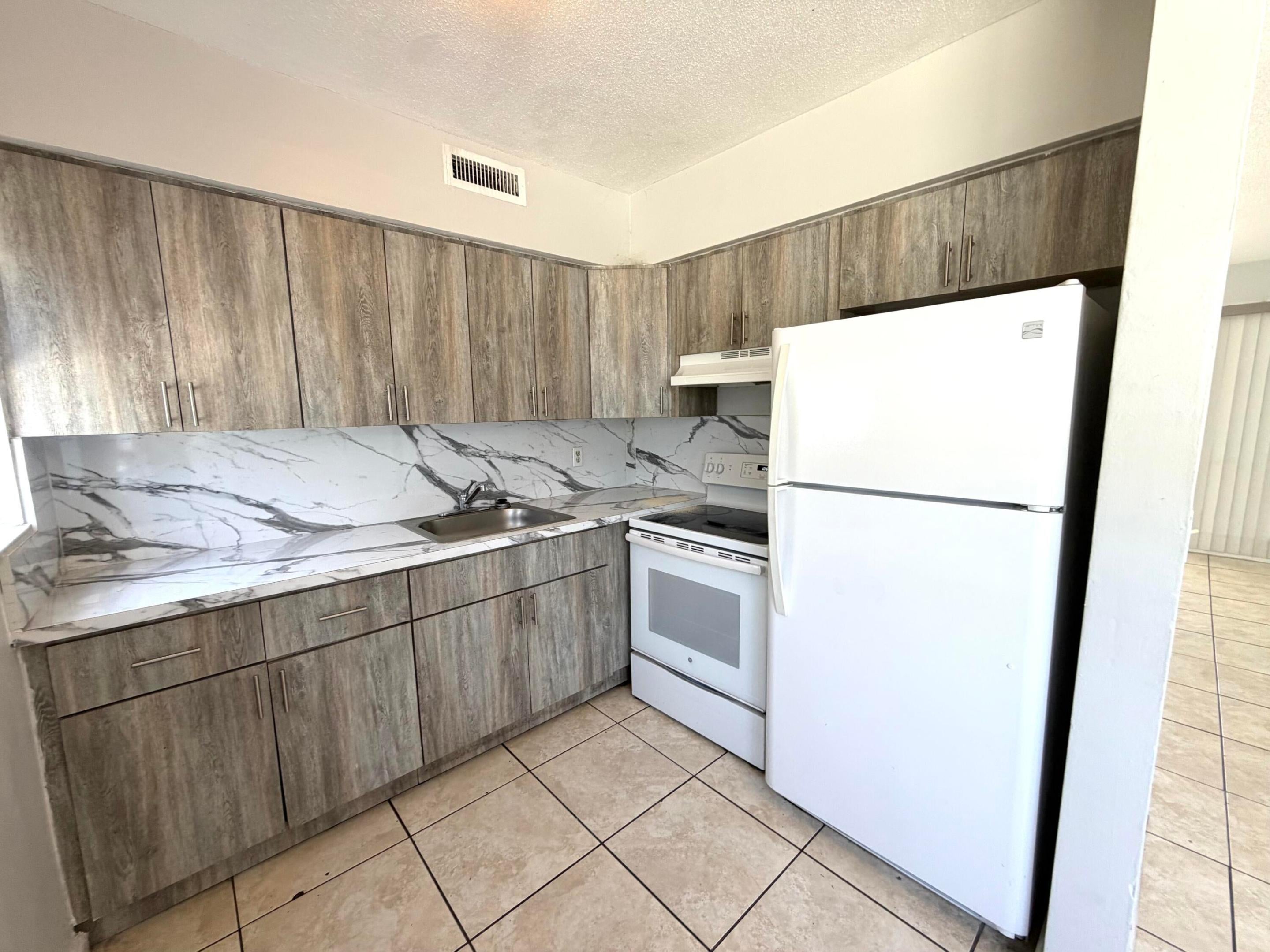 915 NE 8th Street 104