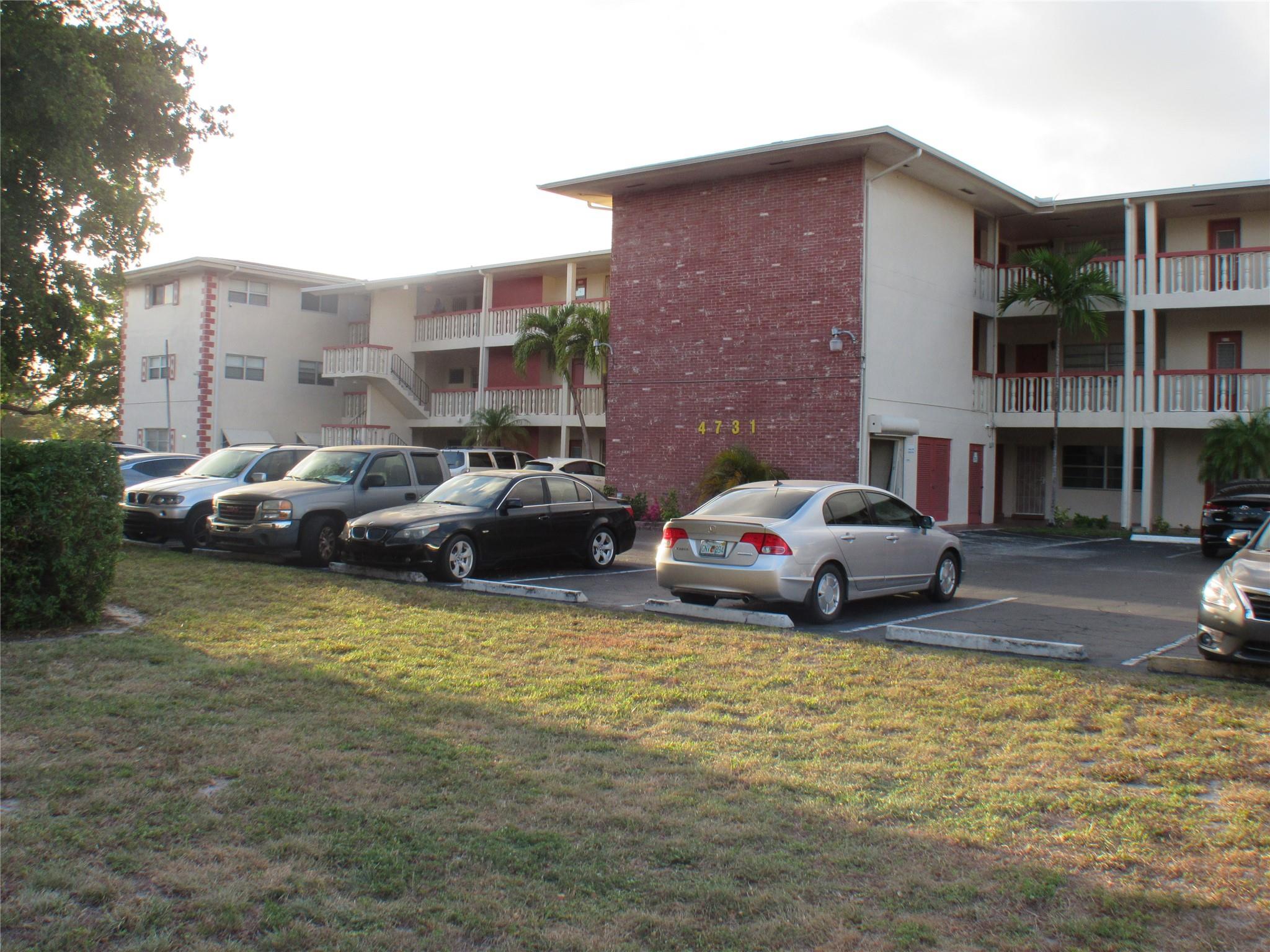 Top floor unit, 1/1 located just minutes away from the Florida Turnpike with beautiful view of the water from screened-in patio. Tile floors throughout. Needs a little updating if looking for an investment but is also move-in ready if you are looking for a home. Motivated seller.