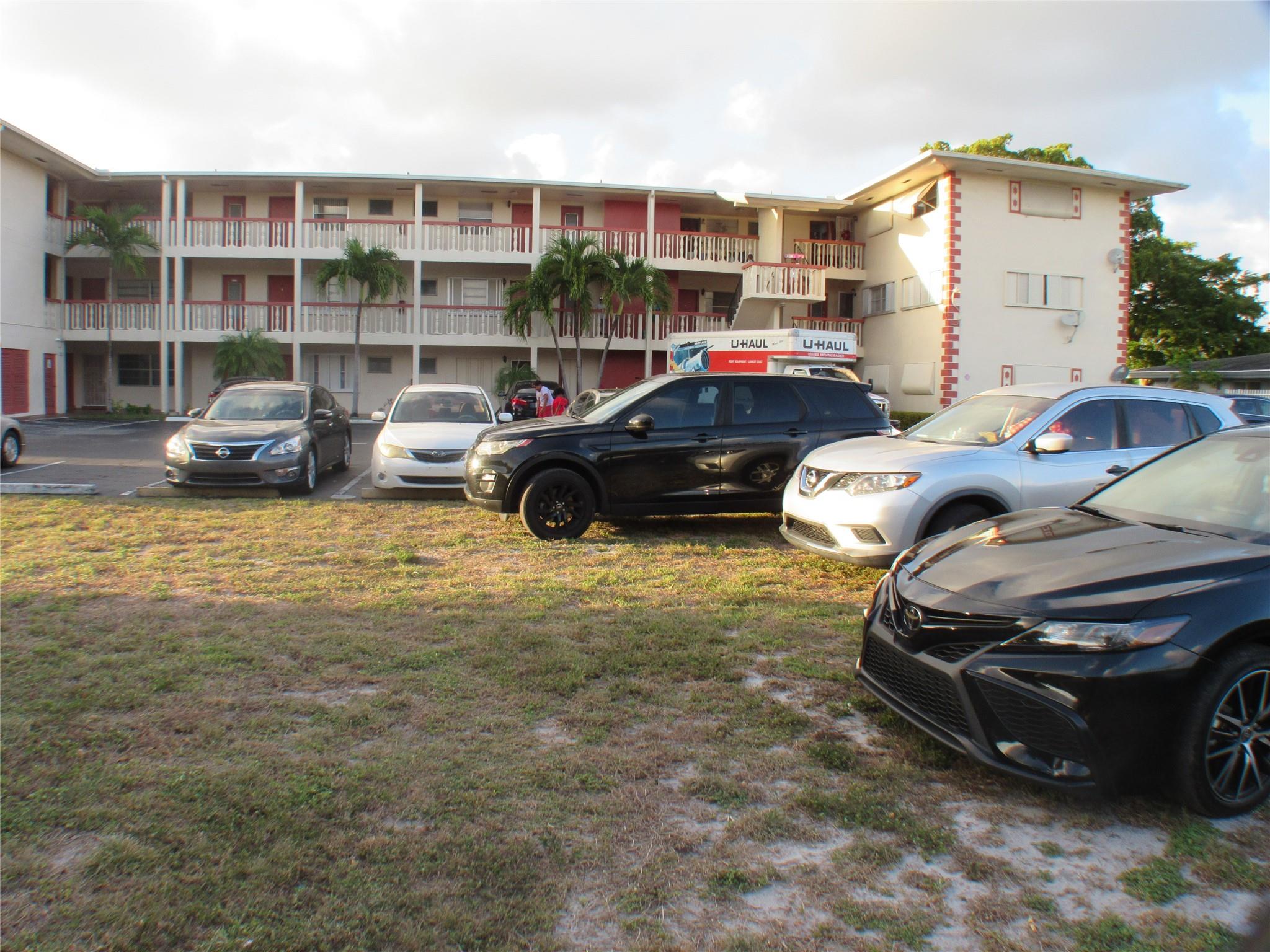 LAKE PARK GARDENS - Residential