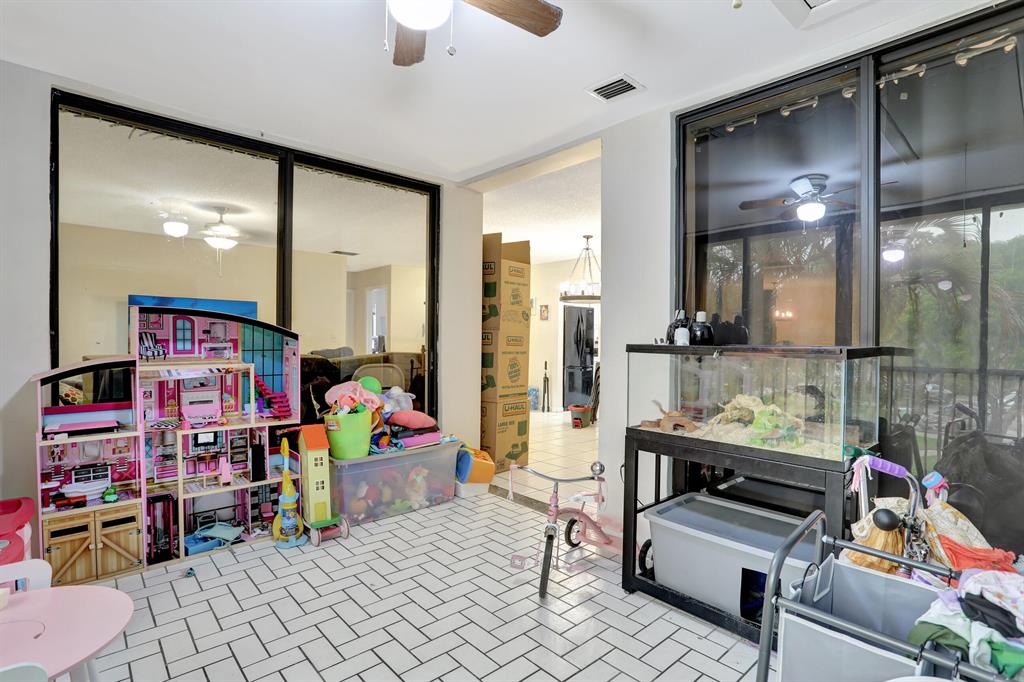 APPLEWOOD 2 - Residential