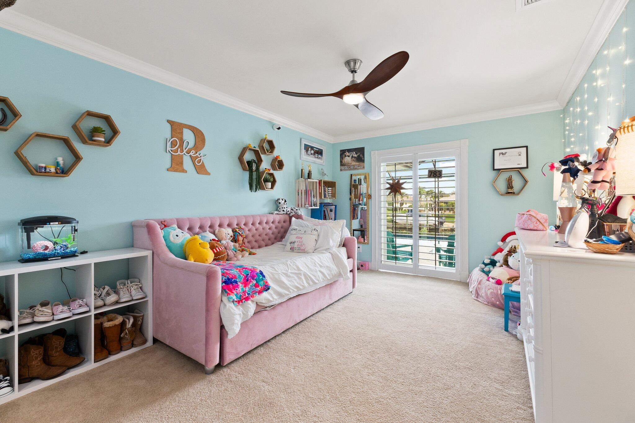 YACHT & COUNTRY CLUB OF S - Residential