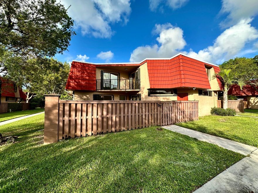 Really nice townhome with large fenced courtyard. Light & bright. Half bathroom downstairs, two full bathrooms upstairs. Ceramic tile floor downstairs, wood upstairs. Each bedroom has it's own full bathroom. Storm shutters for all windows. Beautiful community has pool, tennis, and playground.  Assigned parking space in front. Ceiling fans in bedrooms and living room. 1 dog allowed to 20lbs, no cats per landlord. Non-smokers only. Located on quiet street with little traffic.