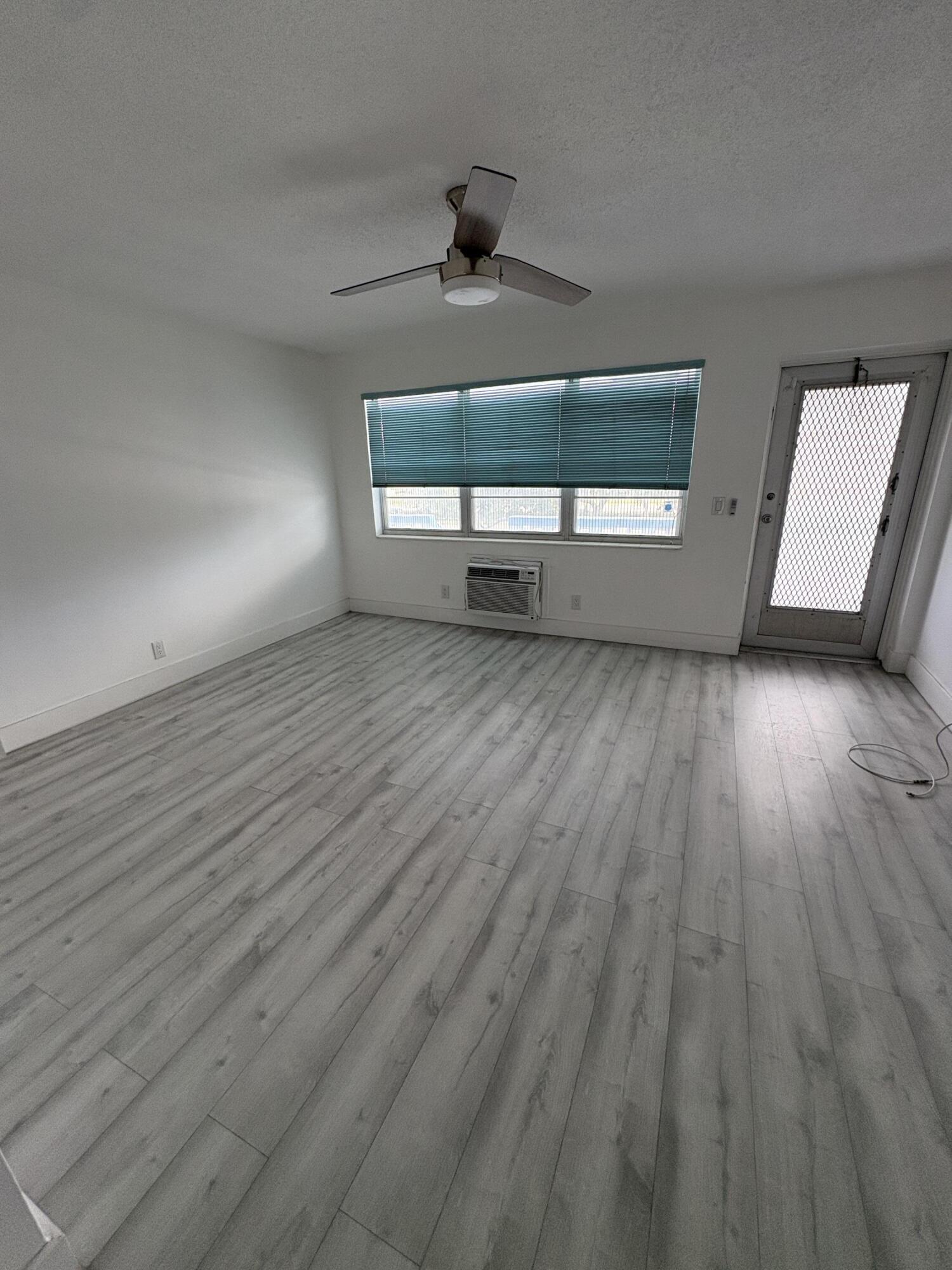 CENTURY VILLAGE / CAMDEN CONDOS - Residential Lease