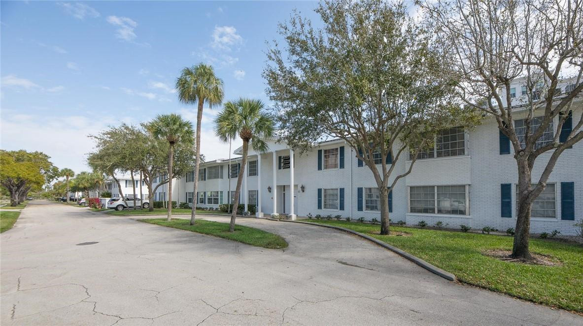 Imperial Point Colonnades - Residential