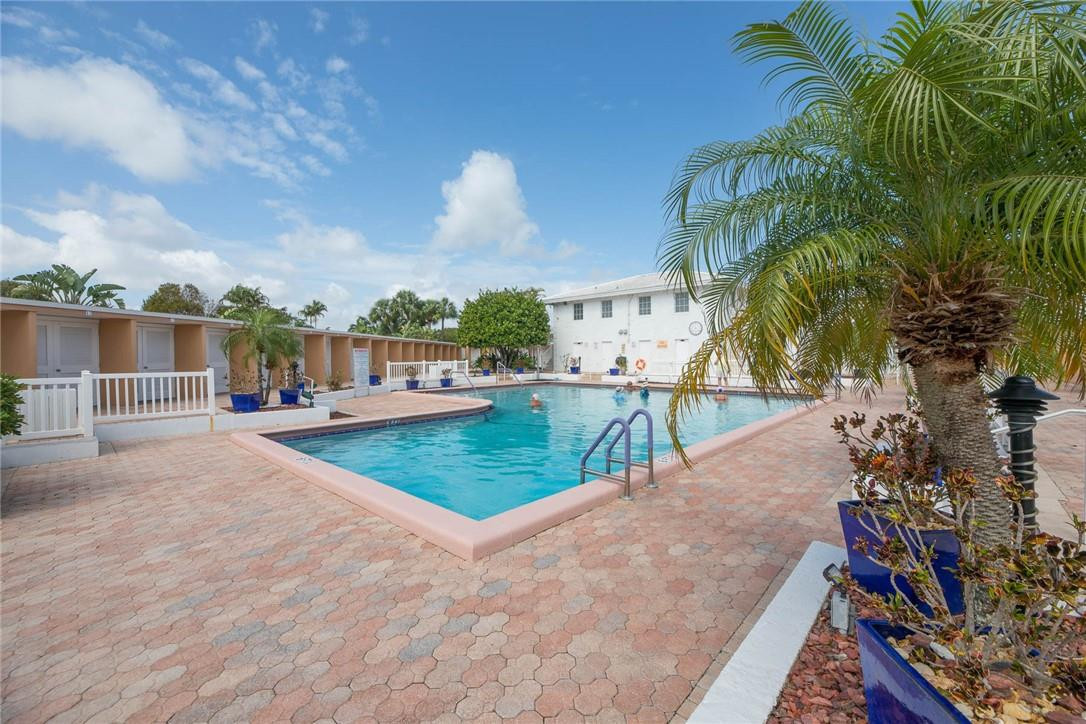 Imperial Point Colonnades - Residential