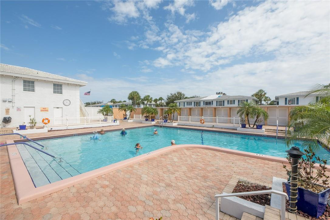 Imperial Point Colonnades - Residential