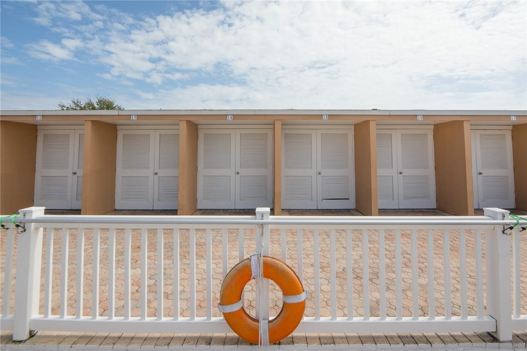 Imperial Point Colonnades - Residential