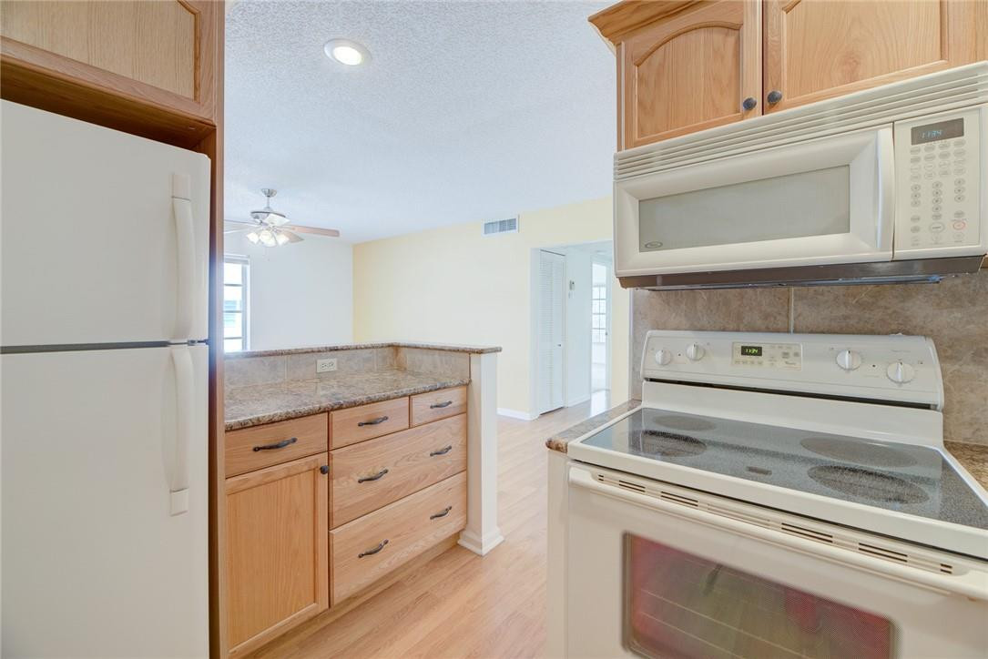 Imperial Point Colonnades - Residential