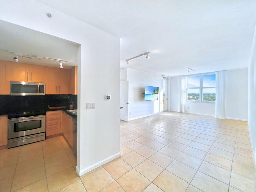 Unfurnished 2 br / 2 bath condo in the heart of Downtown Fort Lauderdale at NuRiver Landing along the Riverwalk and New River. Rarely available storage unit included. Upgraded modern bathroom, full size washer/dryer, updated fridge/freezer. Spacious primary suite w/ walk-in closet. Enjoy plenty of south facing natural lighting from all rooms. Private balcony accessible from primary suite and living room. 2 shower/tub combos. Monthly HOA $1,020.62 incl water/sewer/trash, parking, resort style amenities: 24 hour concierge, front desk, package room, rooftop pool/lounge, bbq grills, gym, basketball, racquetball, yoga studio, jacuzzi, steamrooms, saunas, massage room, bike/kayak racks, business center, yoga lawn. Pet & Investor friendly. Walk 5 min to Las Olas dining, shopping, nightlife!