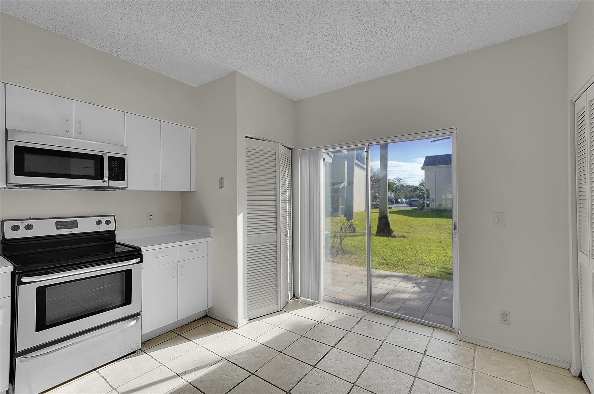 Bonaventure 82-43 B - Residential Lease