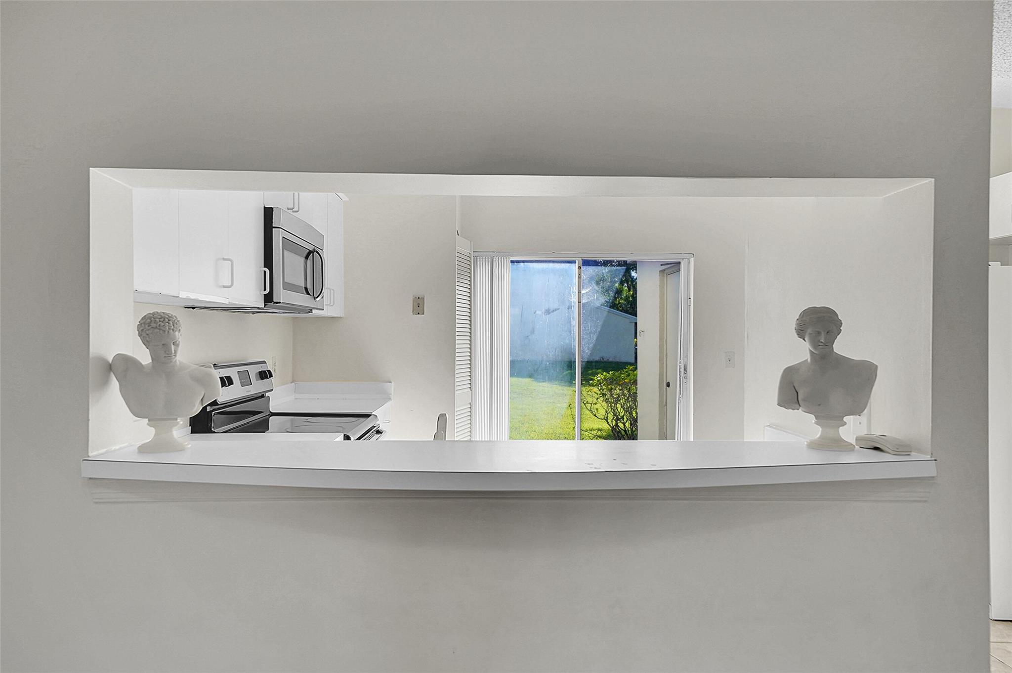 Bonaventure 82-43 B - Residential Lease