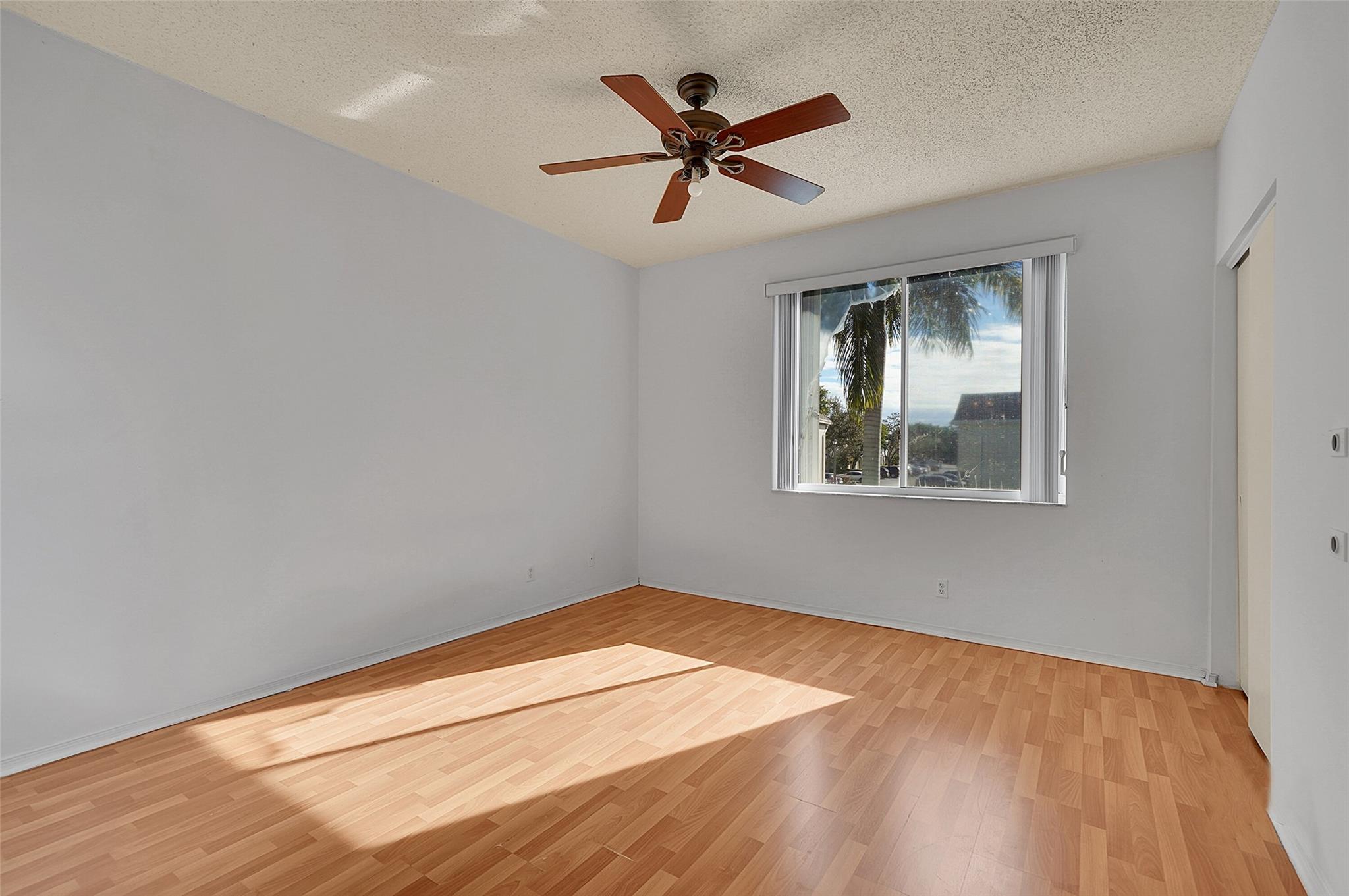 Bonaventure 82-43 B - Residential Lease