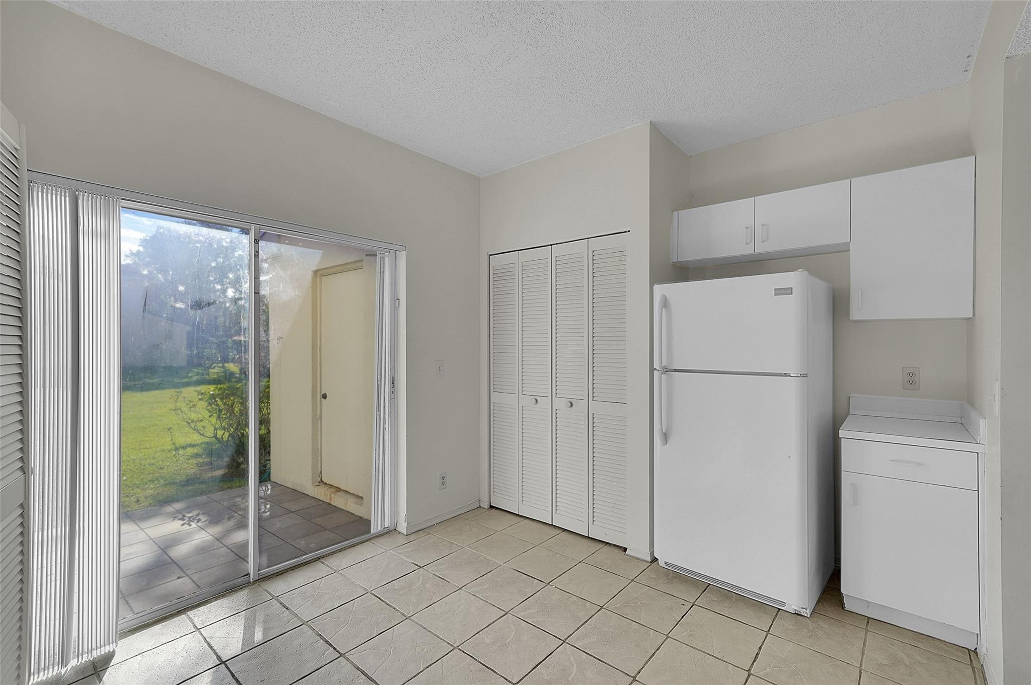 Bonaventure 82-43 B - Residential Lease