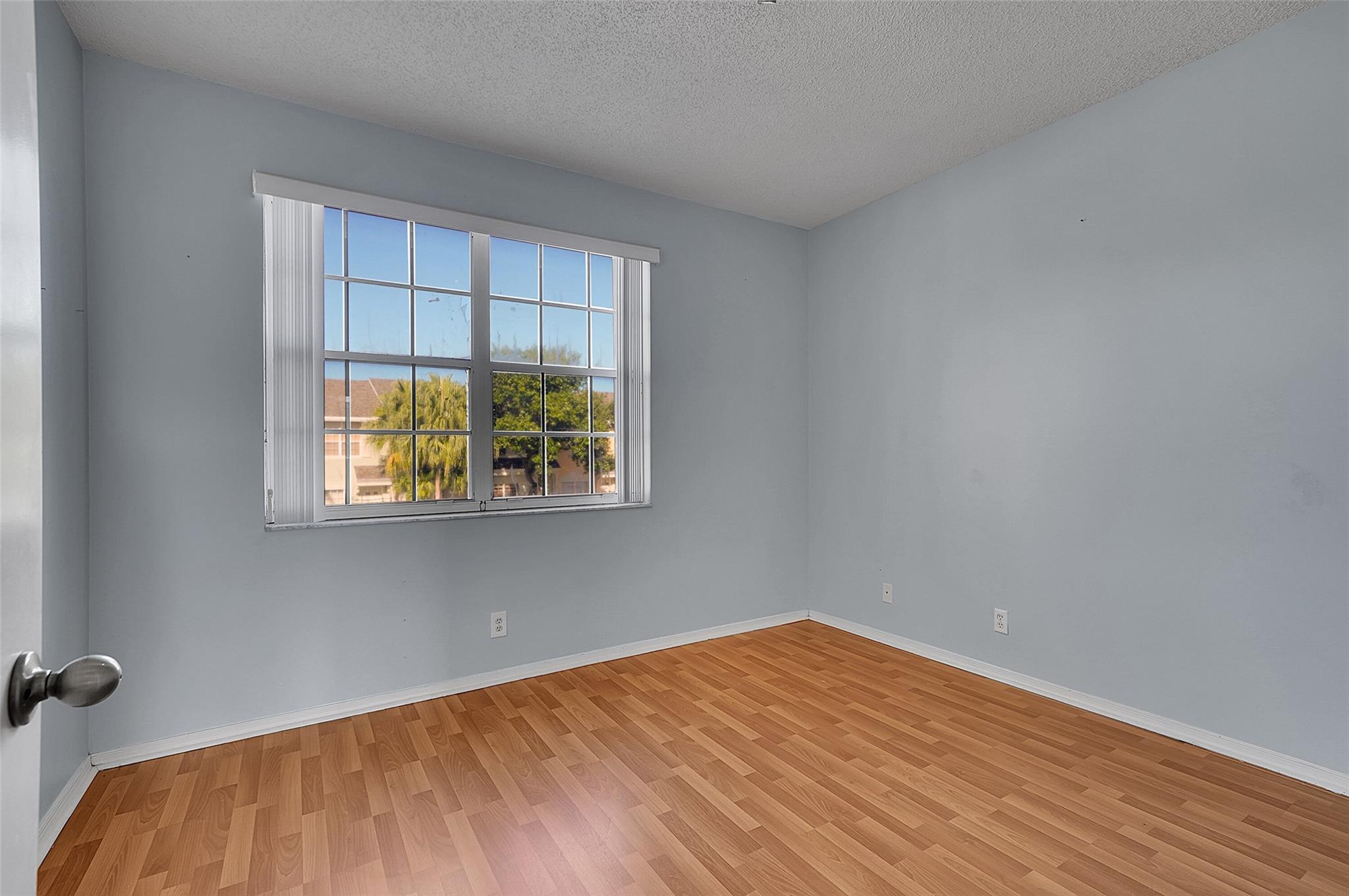 Bonaventure 82-43 B - Residential Lease