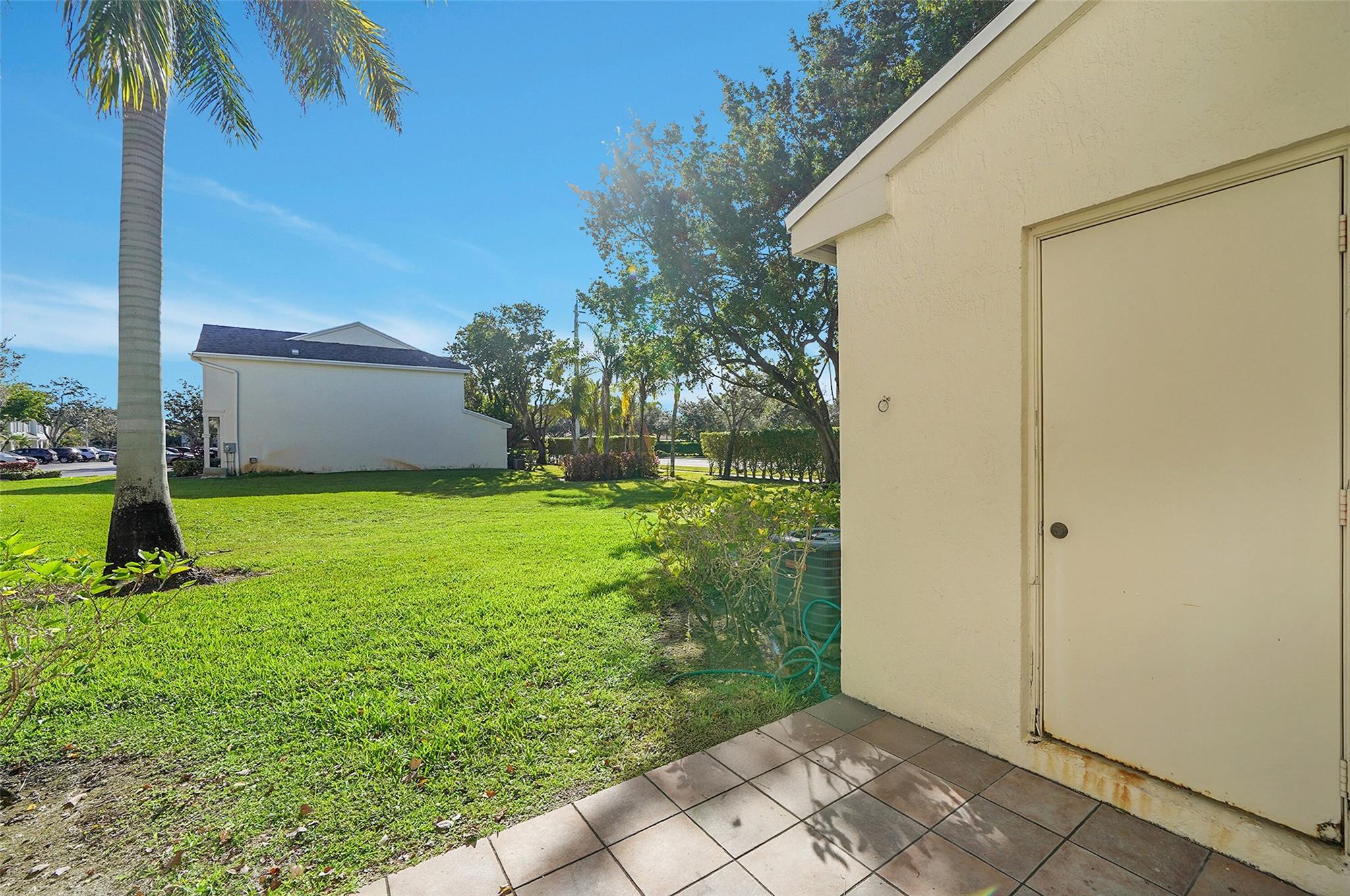 Bonaventure 82-43 B - Residential Lease