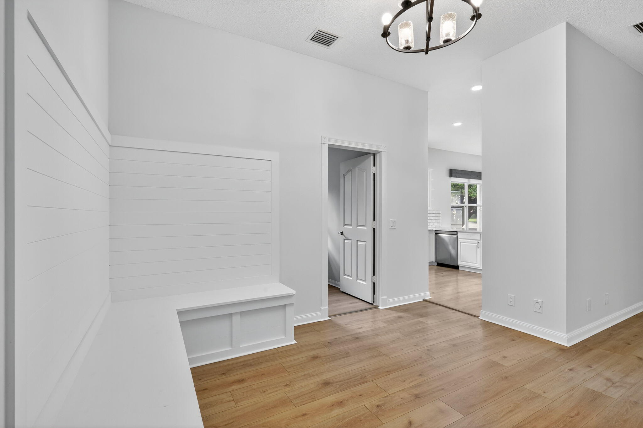 SHORES 4 - Residential