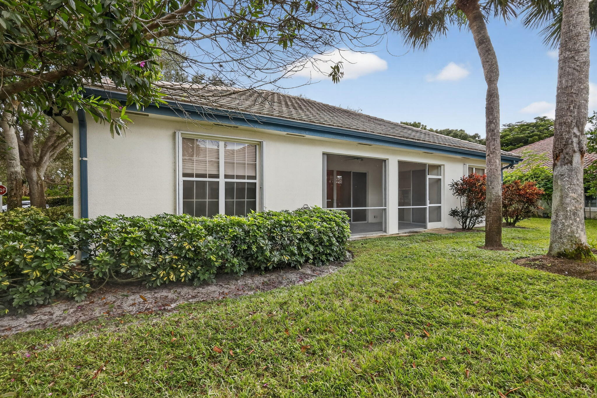 SHORES 4 - Residential