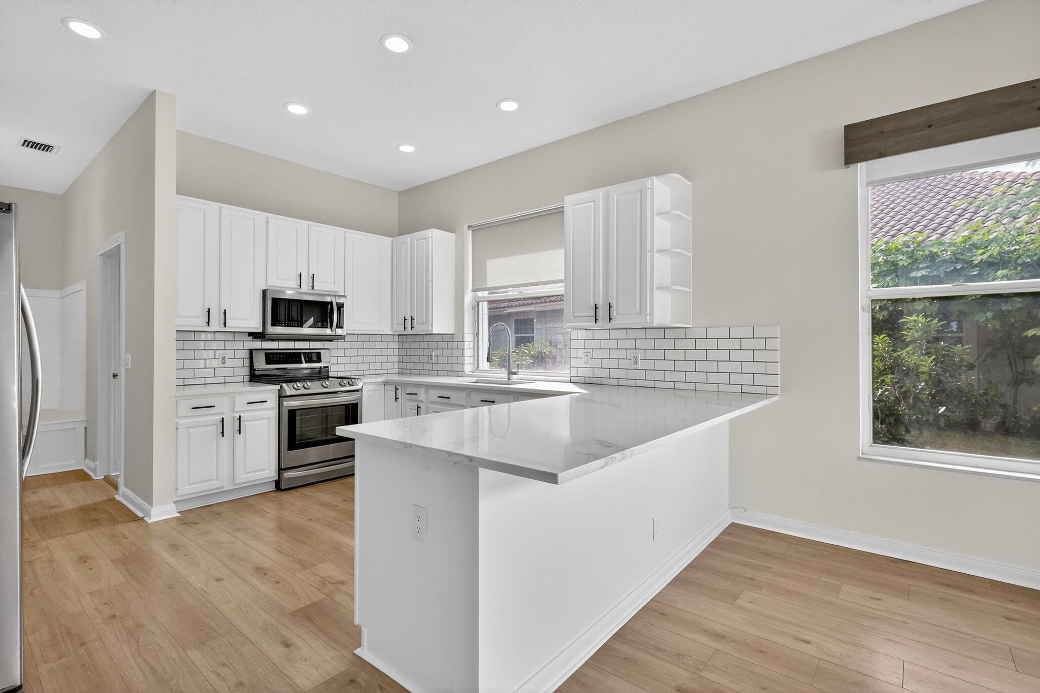 SHORES 4 - Residential