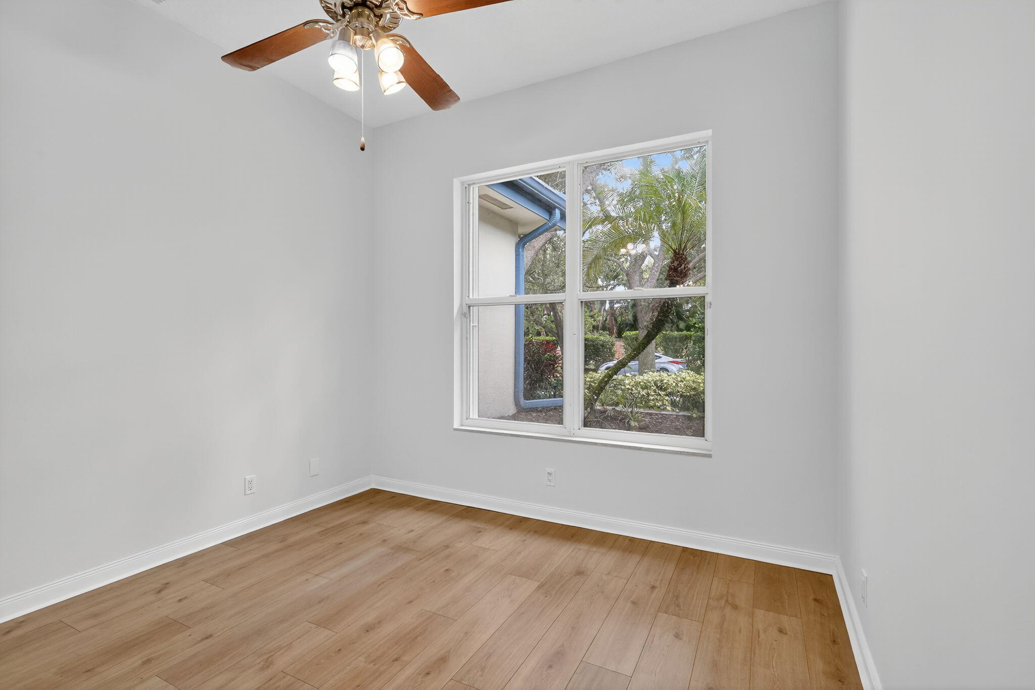 SHORES 4 - Residential