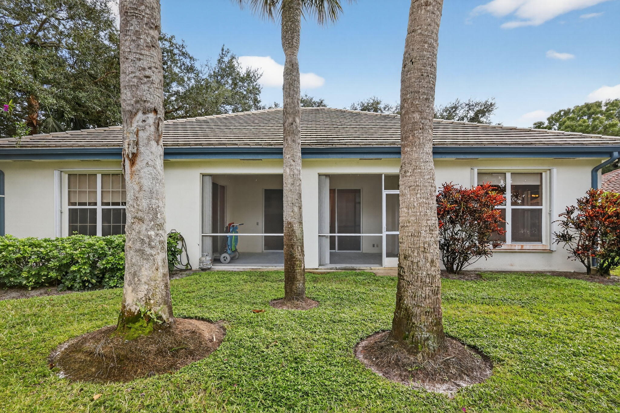 SHORES 4 - Residential