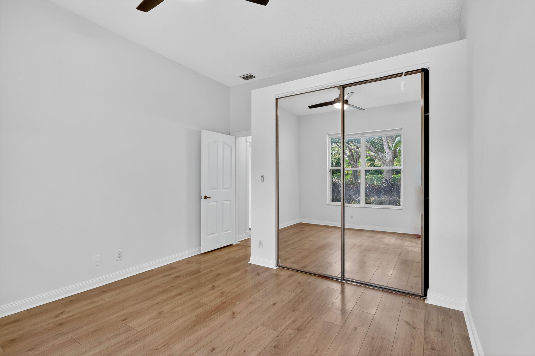 SHORES 4 - Residential