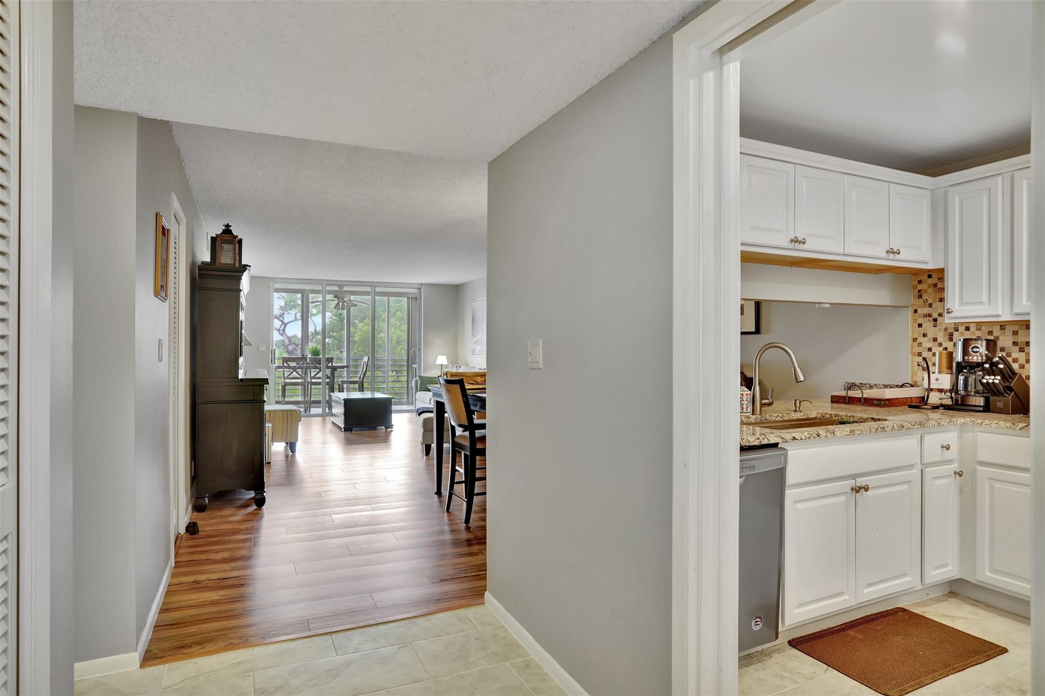 3503 Oaks Way 405