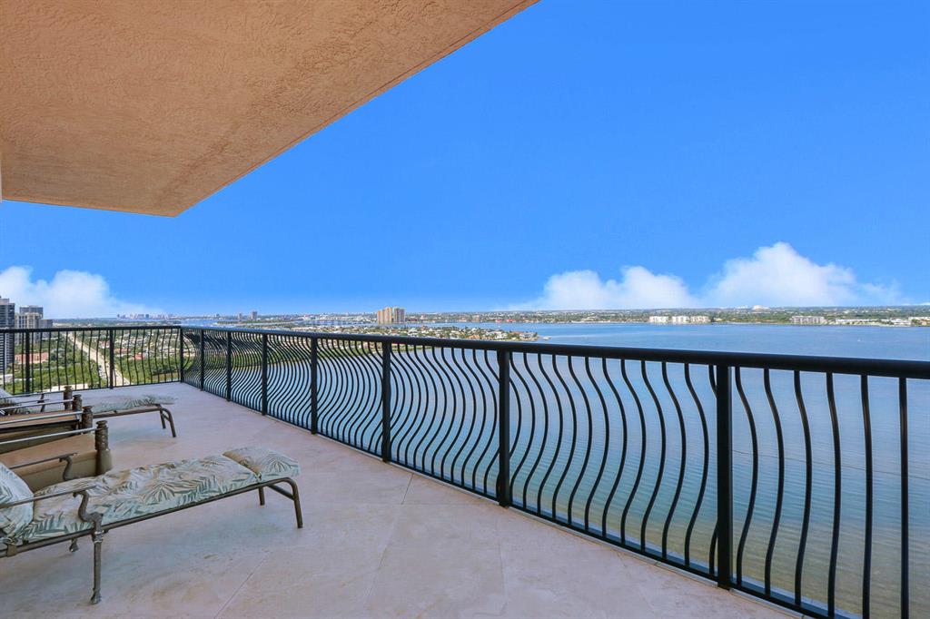 Via Delfino - Residential