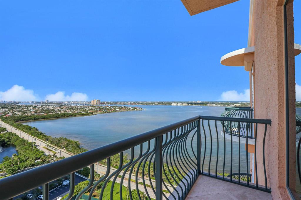 Via Delfino - Residential